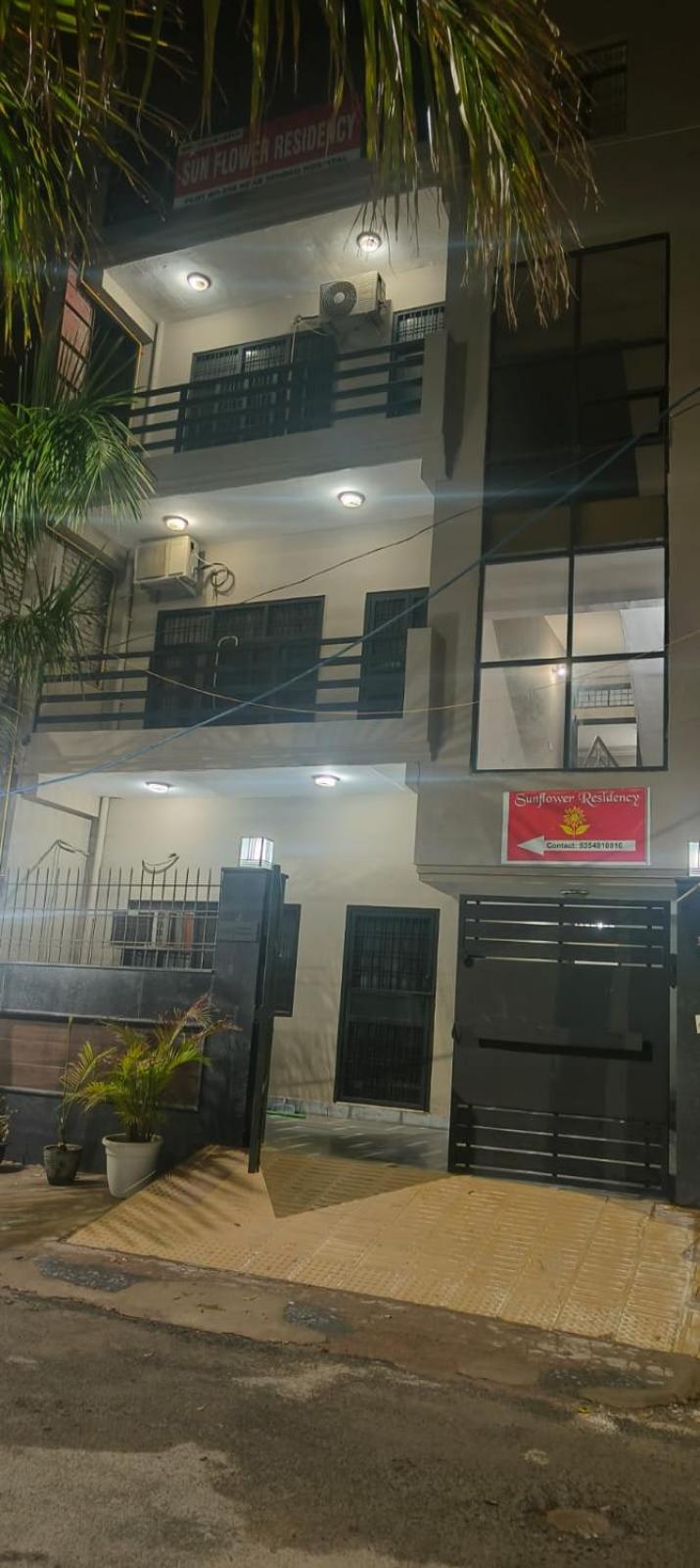 Play-Sunflower Omega-1 Couple Friendly Greater Noida Exterior photo